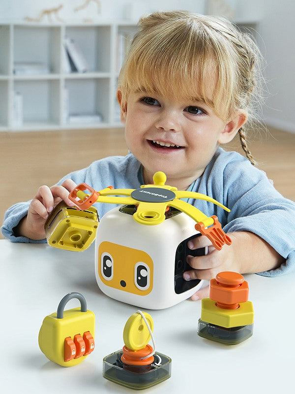 Busy Cube 24 maanden